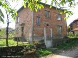Двухэтажный дом в горной местности Болгарии
